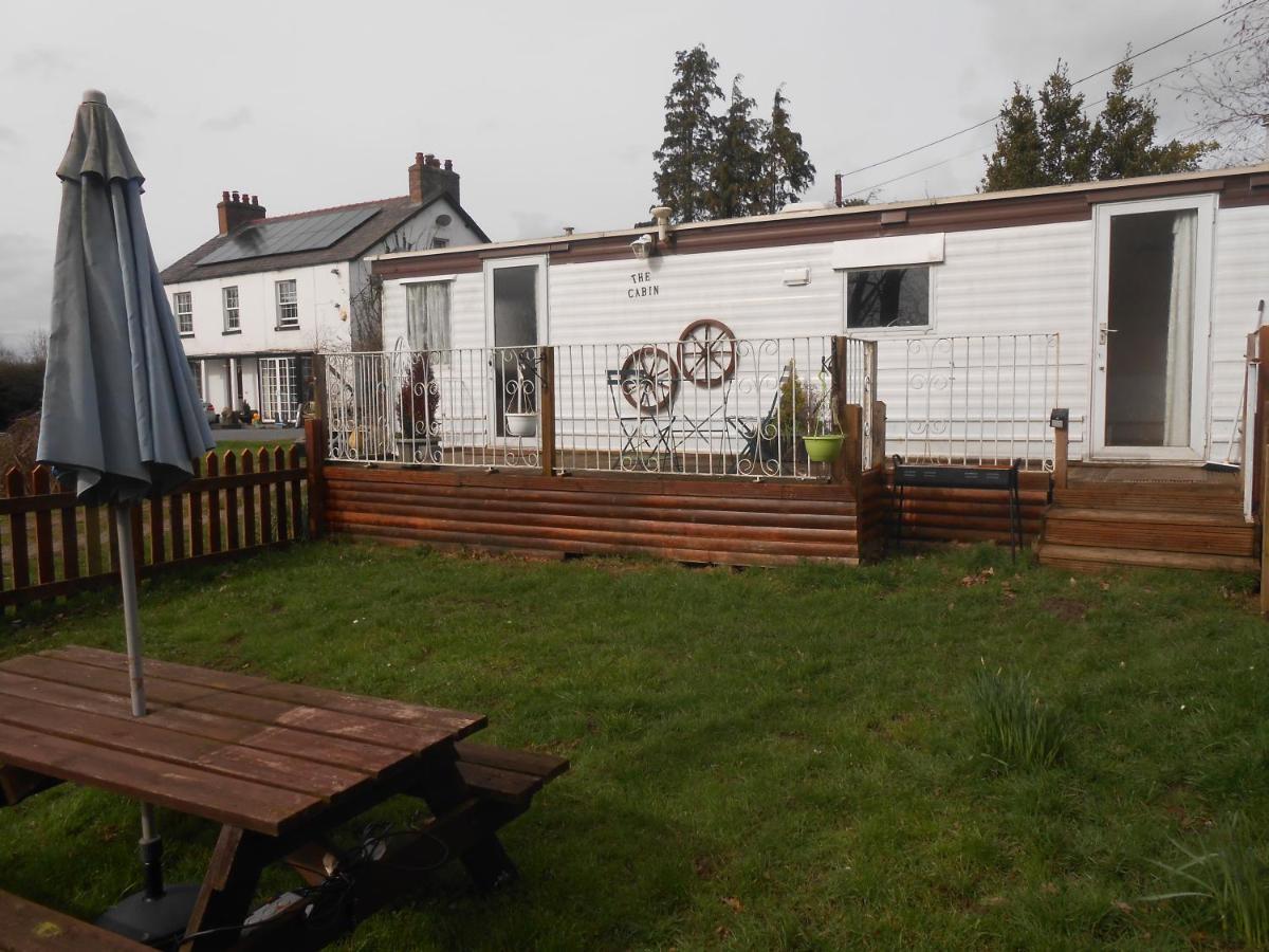 'The Cabin'. A Cosy Private & Secure Holiday Home. Padeswood 外观 照片